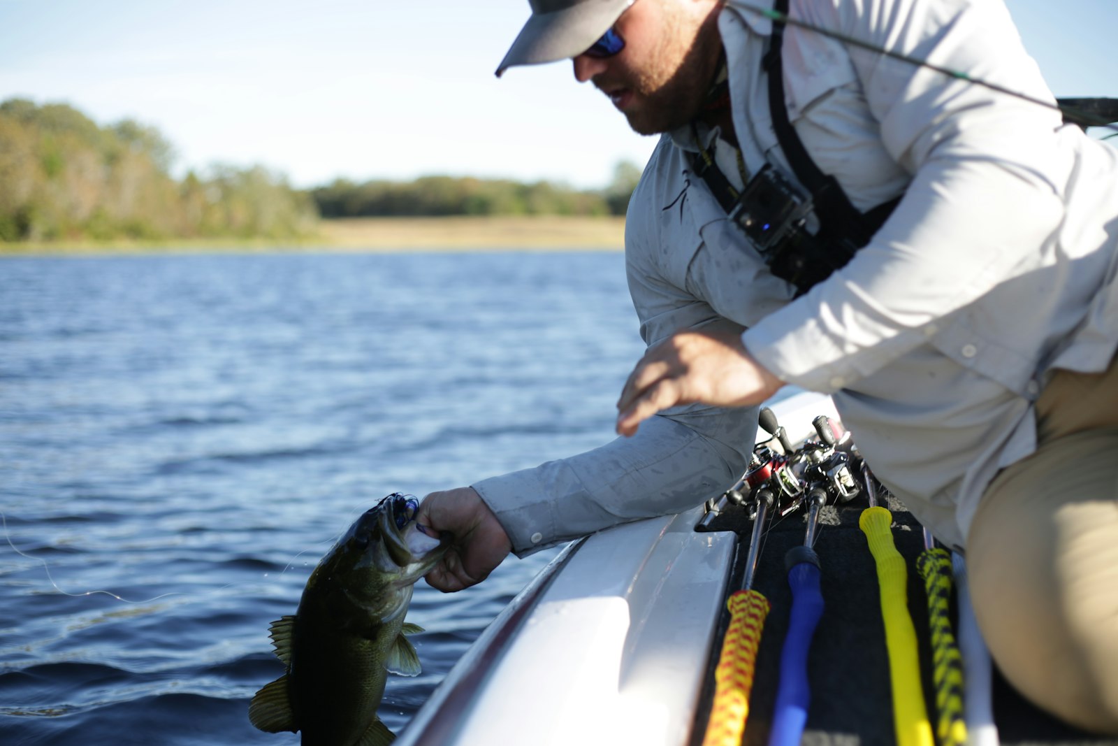 Guía de pesca en su lancha